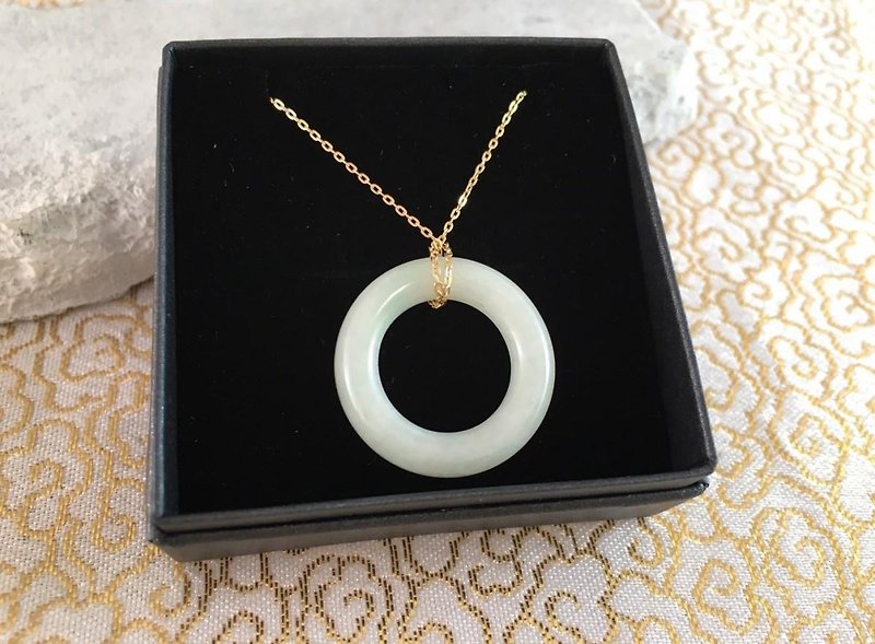 Natural Burmese jade ring ◇ K10 gold pendant - Necklaces - Gemstone 