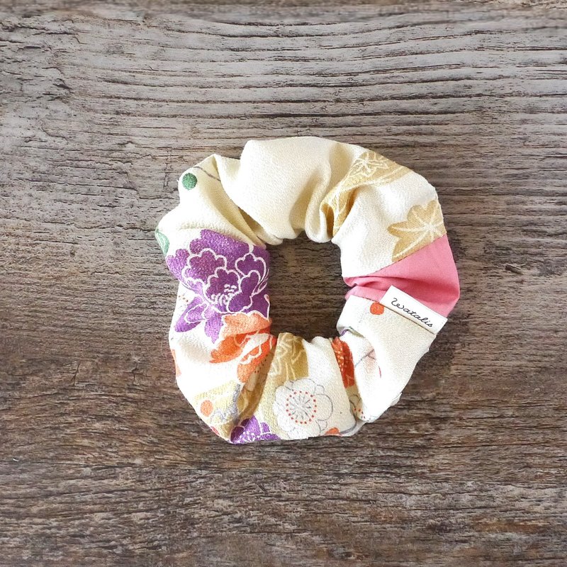 幸せを呼ぶ髪飾り　きもの　シュシュ  菊文 - 髮夾/髮圈 - 其他人造纖維 黃色