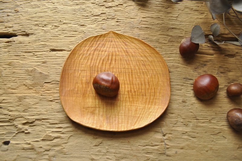 Japanese mountain cherry wood hand carved chestnut plate. Cherry / picnic / wood / cake dessert / carving / handmade - Small Plates & Saucers - Wood Orange