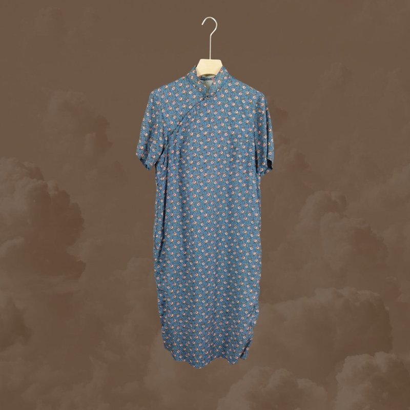 Second-hand peacock blue floral antique custom-made short-sleeved cheongsam CA0912 - One Piece Dresses - Polyester Blue