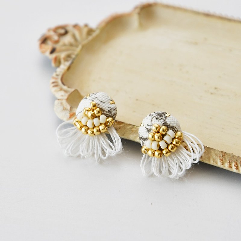 Lace tassel earrings white - Earrings & Clip-ons - Cotton & Hemp White