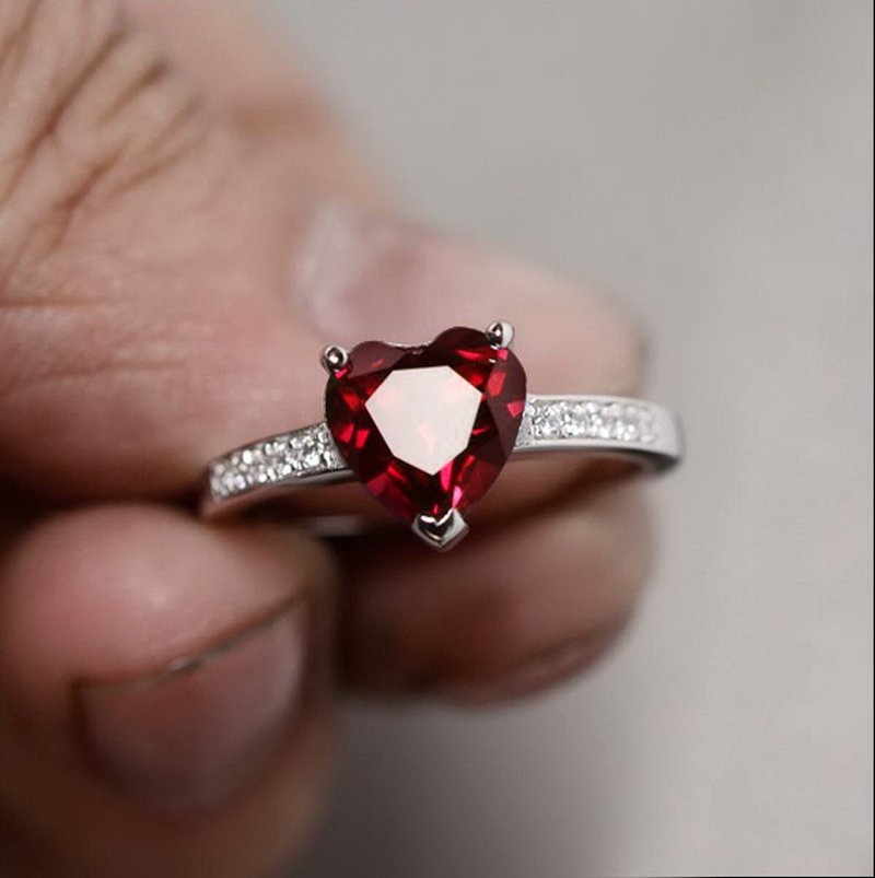 Heart Natural ruby ring silver sterling size 7.0 free resize - 戒指 - 純銀 紅色