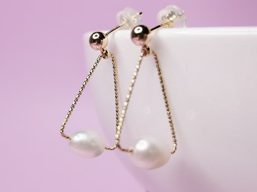 Athena珍珠設計 鞦韆三角形天然珍珠耳針耳環
