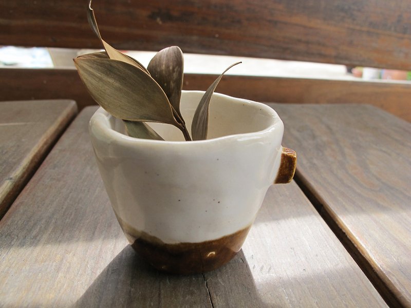 自然風手作小水杯 - 茶壺/茶杯/茶具 - 瓷 咖啡色