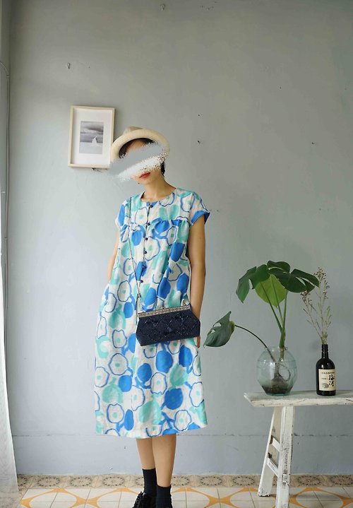 4.5studio 設計手作-北歐風緹花印花清涼感天空藍連袖圓領傘版一件式洋裝