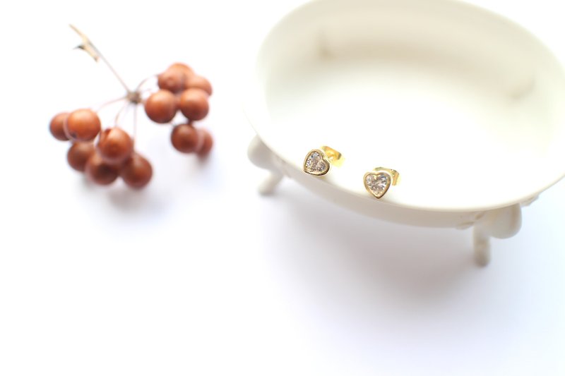 Mini Heart- zircon brass earrings - ต่างหู - โลหะ สีทอง