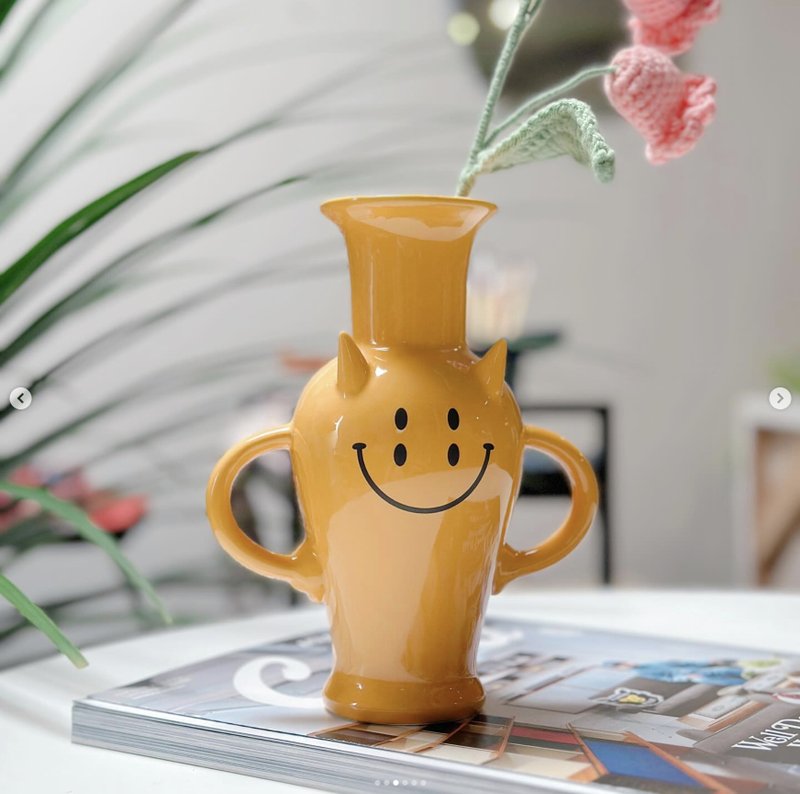 Knn.Five - Five Eyes Vase Smiley Face Vase - Pottery & Ceramics - Other Materials Yellow