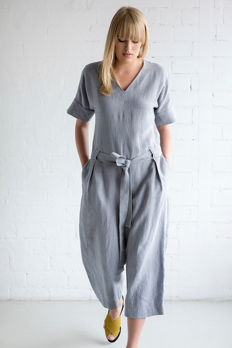 Linen Jumpsuit Motumo – 17K3 / Handmade linen jumpsuit with belt - 工人褲/吊帶褲 - 棉．麻 