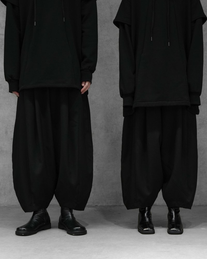 MUKK DESIGN 直條紋拼接燈籠褲 - 中性長褲/短褲 - 聚酯纖維 黑色