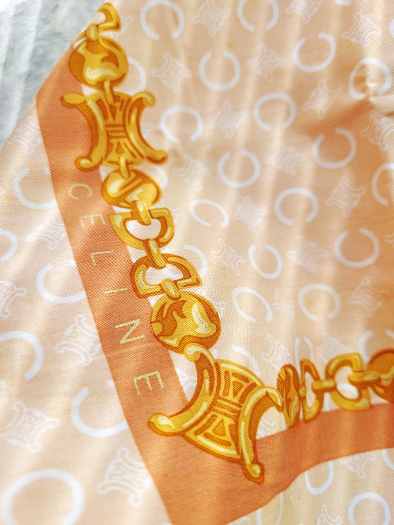 Brand New, Unused CELINE Gold Ring Chain Monogram Handkerchief, Scarf, Bandana, Bag Tie, Scarf, Silk Scarf - อื่นๆ - ผ้าฝ้าย/ผ้าลินิน ขาว