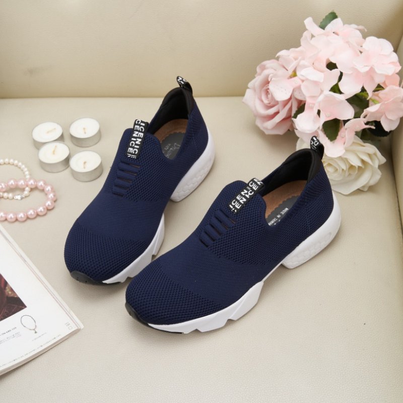 Lightweight_Sporty style plain instep elastic casual shoes blue - รองเท้าลำลองผู้หญิง - เส้นใยสังเคราะห์ สีน้ำเงิน