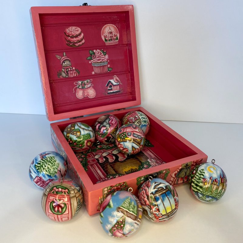 Pink Xmas tree decorations, wooden bauble, handmade, travel - 擺飾/家飾品 - 木頭 粉紅色