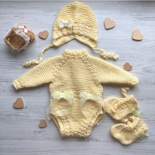 V.I.Angel Hand knit outfit for baby girl: romper with bows and pearls, hat, socks.