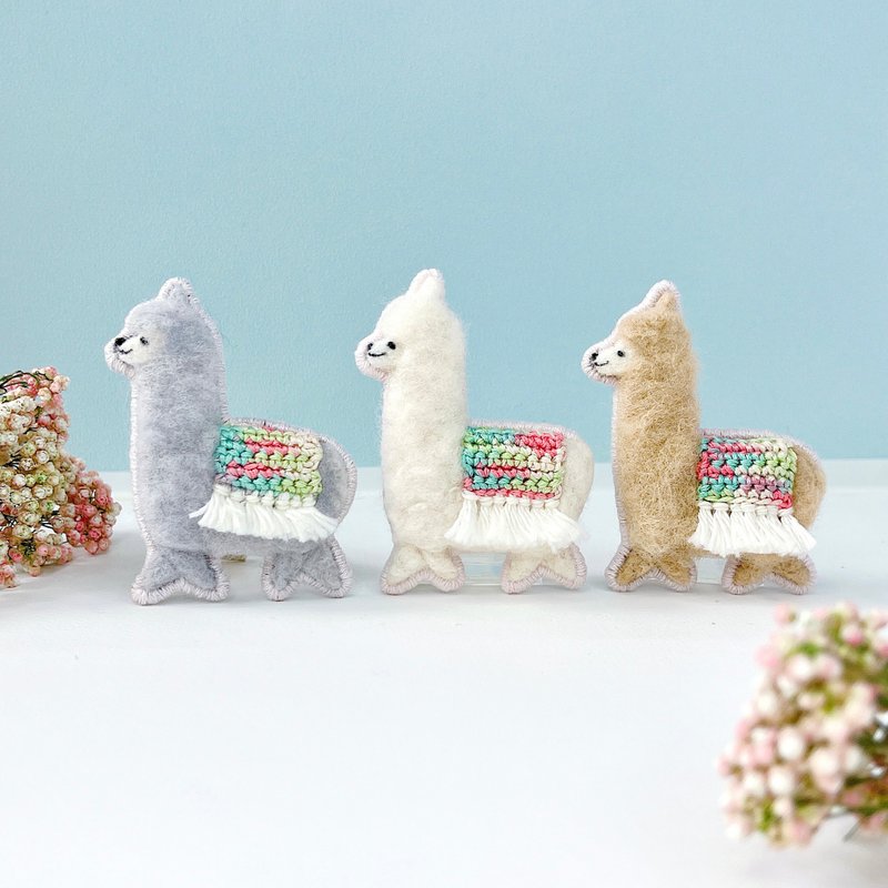 Runrun alpaca brooch flower garden - เข็มกลัด - ขนแกะ ขาว