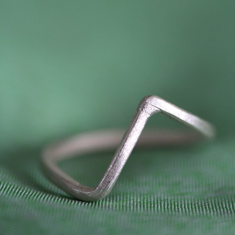 Geometrical front-fold silver minimal style ring (R0044) - 戒指 - 銀 銀色