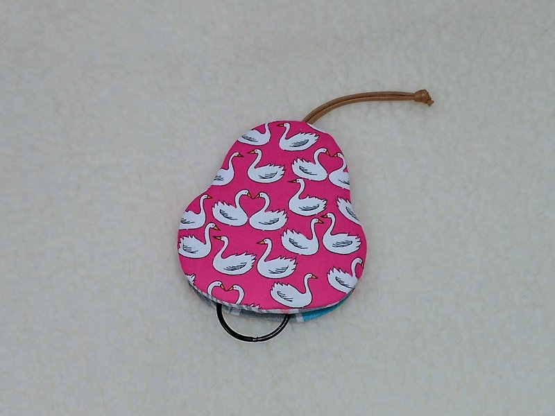 天鵝(桃紅) 梨型鑰匙包【K181106】 - 鑰匙圈/鎖匙扣 - 棉．麻 多色