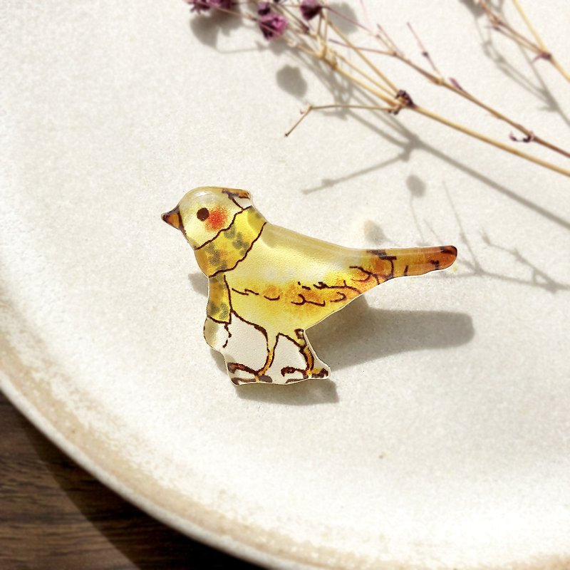 WINTER-BIRD BROOCH　冬の鳥ブローチ - 胸針/心口針 - 塑膠 黃色