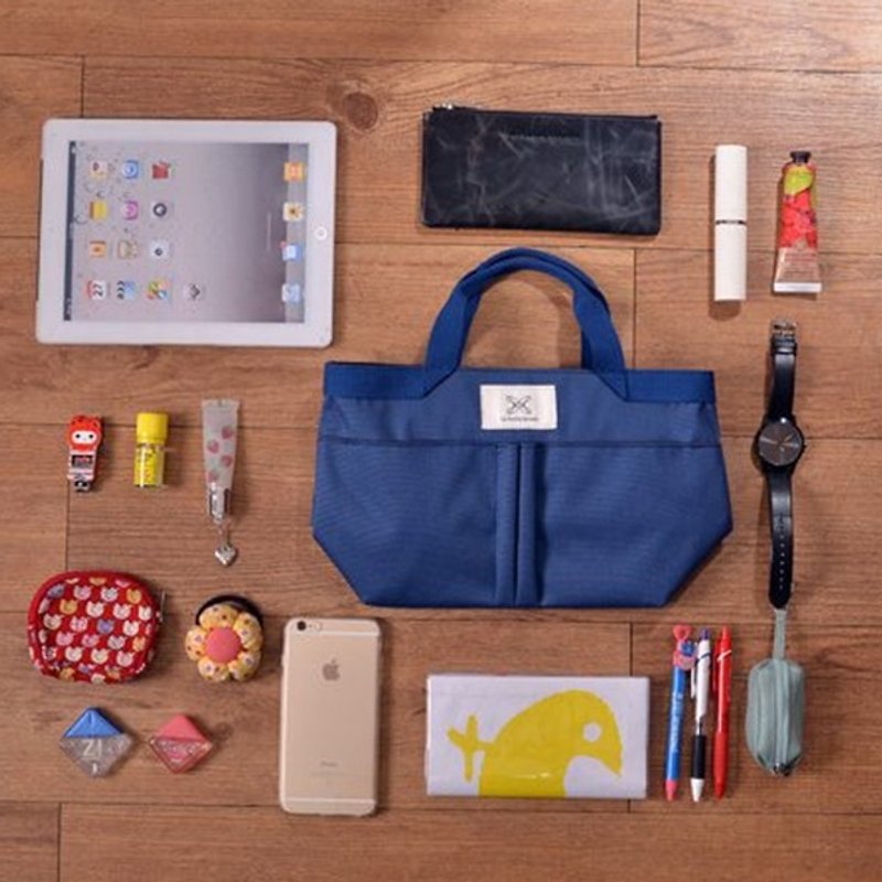 LaPoche Secrete: Exchange Gifts_Elegant Storage Bags in the Bag_Blue - กระเป๋าเครื่องสำอาง - วัสดุกันนำ้ สีน้ำเงิน
