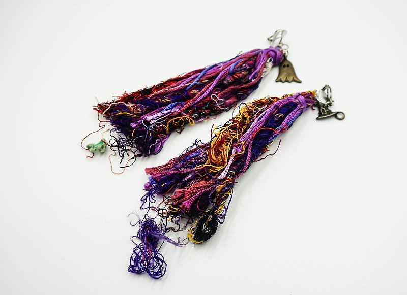 Handmade Sari Silk Earrings - ต่างหู - ผ้าไหม สีม่วง