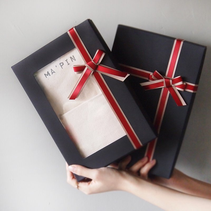 Black upgrade gift box (purchase only) - วัสดุห่อของขวัญ - กระดาษ สีดำ