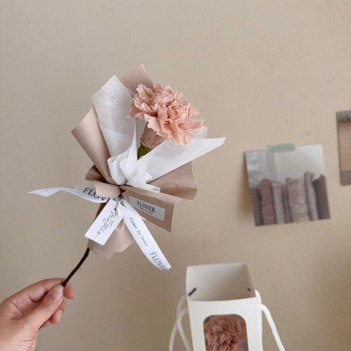 Flover 芙拉花藝 奶霜系列 單支康乃馨永生花束