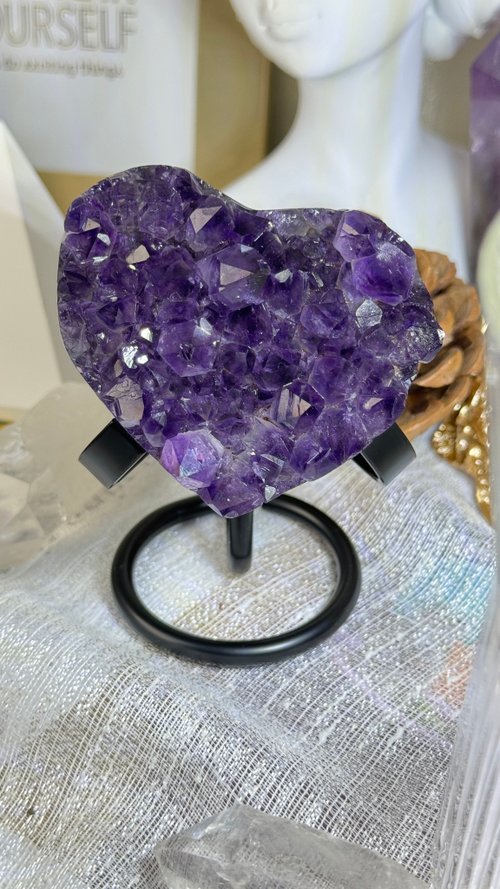 採憶能量療癒天然水晶工作室 採憶礦石 愛心紫水晶鎮擺件/消磁淨化珍品/天然巴西紫水晶