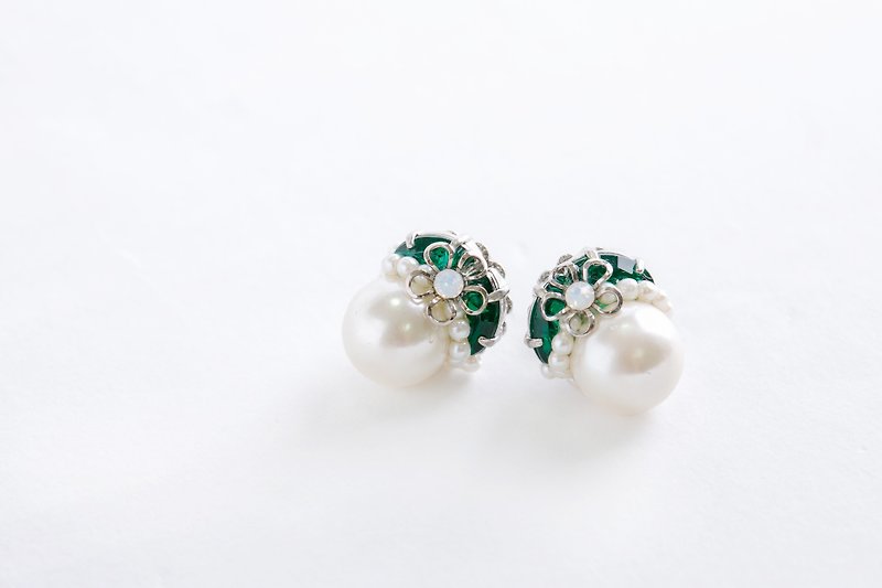12mm1 grain Pearl & Bijou of elegant earrings (earrings) green - ต่างหู - โลหะ สีเขียว