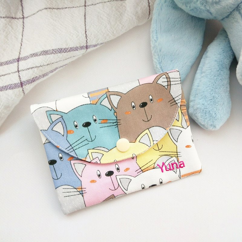 お名前刺繍は無料です。大きな顔の猫。マスク収納袋生理用ナプキンバッグユニバーサルポータブル - ポーチ - コットン・麻 ブルー