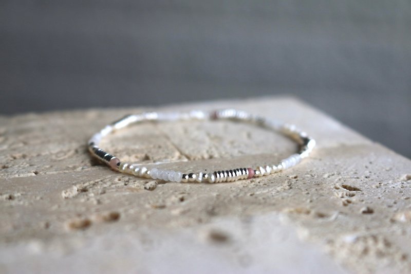 Silver crystal bracelet 0773 shimmer - สร้อยข้อมือ - เครื่องประดับพลอย ขาว