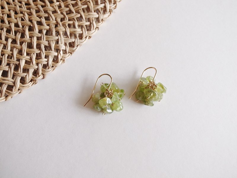 14KGF with Olivine lucky natural stone earrings can be changed ear clip - ต่างหู - เครื่องเพชรพลอย สีเขียว