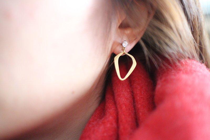 幸運物~~鋯石黃銅幾何圖形耳針耳環(可改夾式) - 耳環/耳夾 - 其他金屬 紅色