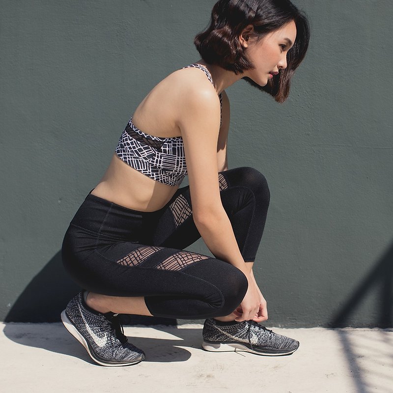 Lace Capri - Black - 女運動褲/機能褲 - 其他人造纖維 黑色