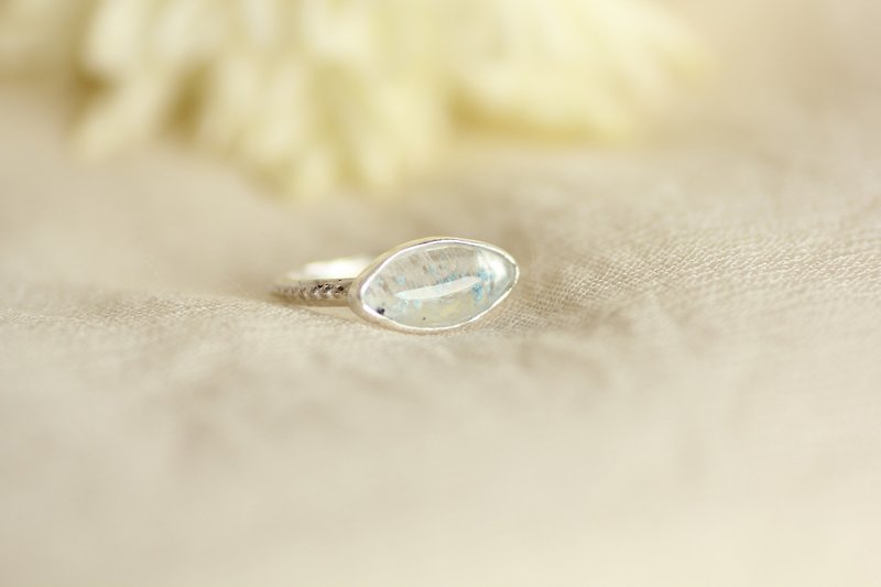 Gilalite in quartz Ring Gilalite Quartz One case Free size Gilalite in quartz ring Free size One-of-a-kind item - แหวนทั่วไป - โลหะ สีใส