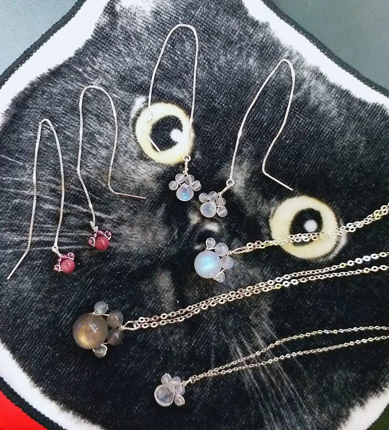 10MM moon Stone star who meow pink meat ball 925 sterling silver necklace collarbone 10mm cat paw shape moonstone 925 silver necklace - Necklaces - Gemstone Blue