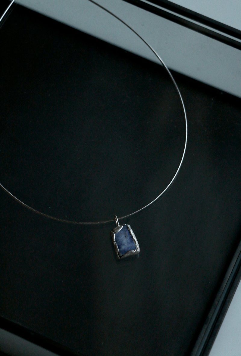 เงินแท้ สร้อยคอ สีเงิน - Sterling Silver Blue Glazed Cube Necklace