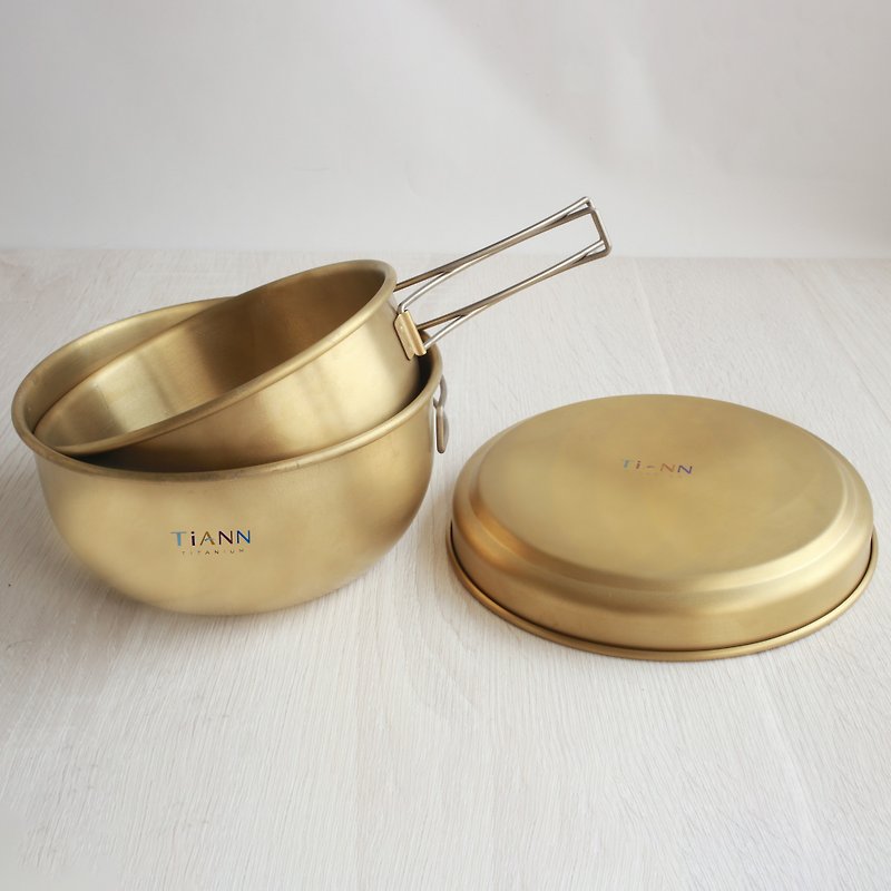 大きなお椀に入ったチタンゴールド弁当箱+ 750ml + 500ml（スチールタイプ版）ネットワーク寄贈 - 弁当箱・ランチボックス - 金属 ゴールド