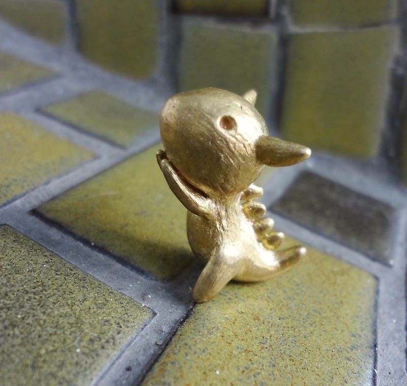 Men Men Menの小さな恐竜の<イエロー>手作りの小さくても癒しの装飾を販売 - 置物 - 金属 ゴールド