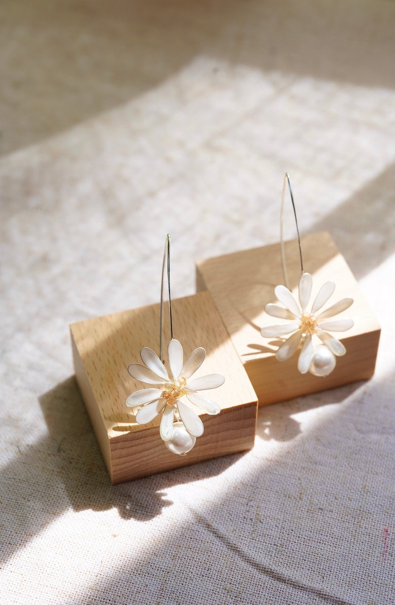 Daisy ear hooks - ต่างหู - โลหะ ขาว