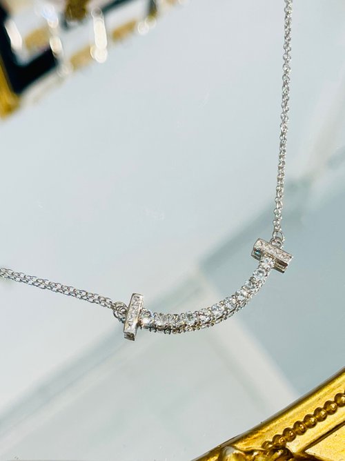 Tiffany and co smile 2024 necklace itaewon class