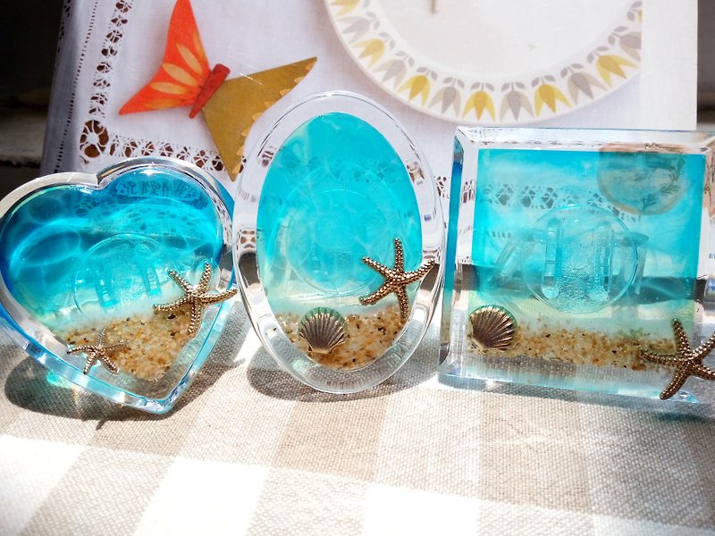 アニーの癒しのスケッチ、テーブルの装飾、夏の海に立つ絵画 - フォトフレーム - アクリル ブルー