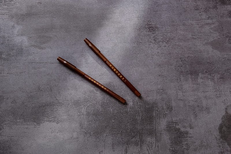 台湾大学 レトロボールペン - ワインレッド - 油性ボールペン - 金属 多色