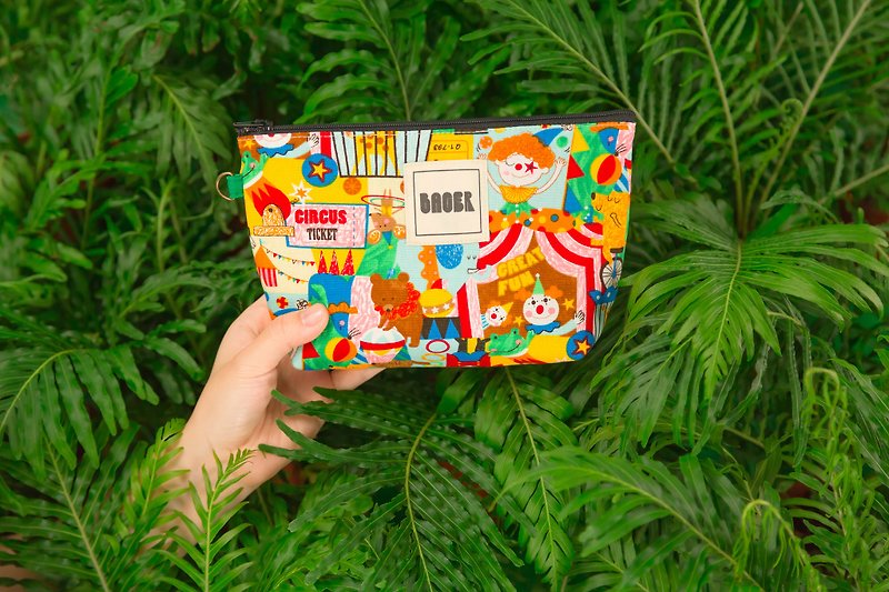 Zipper Universal Bag / Japanese floral cloth limited_ Circus - Toiletry Bags & Pouches - Cotton & Hemp Multicolor