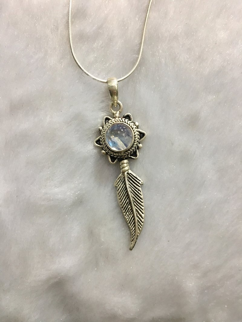 Moonstone Pendant Star with Feather design Handmade in Nepal 92.5% Silver - Necklaces - Gemstone 