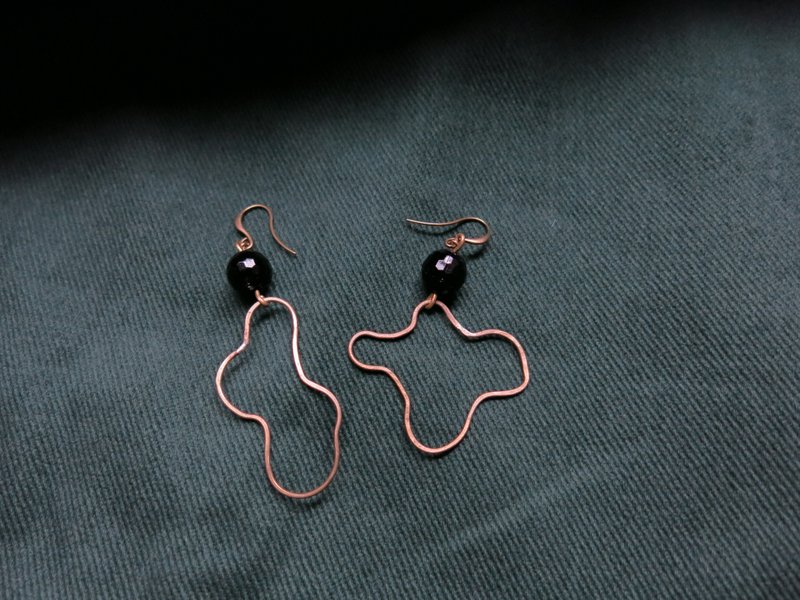 Irregular earrings - ต่างหู - ทองแดงทองเหลือง สีทอง