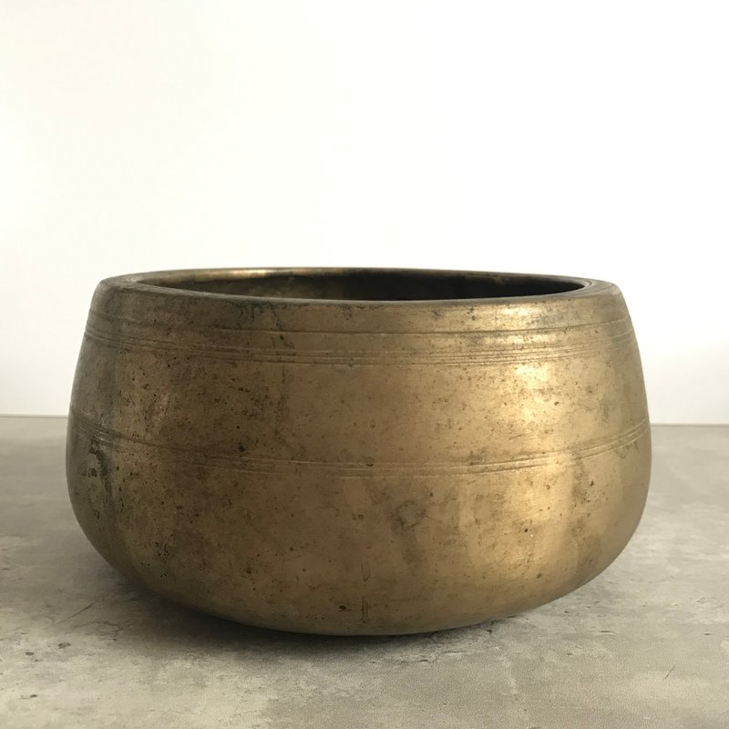 古董頌缽 罕見象蹄造型Mani Singing Bowl 太陽輪音療冥想瑜伽 - 其他 - 其他金屬 