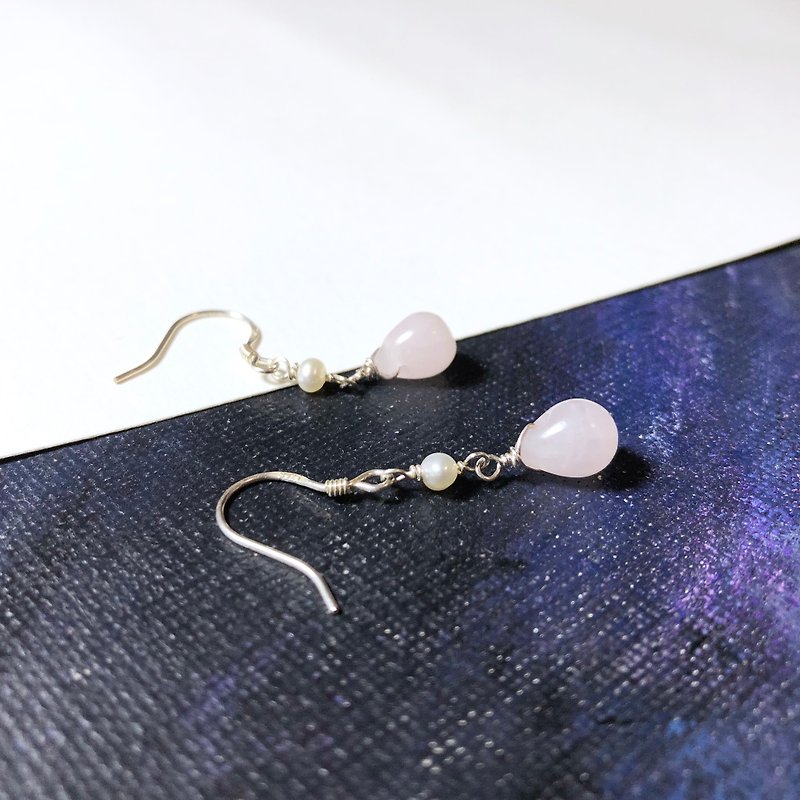 925純銀粉水晶小水滴珍珠耳環 簡約小巧 手工飾品 - 耳環/耳夾 - 寶石 粉紅色