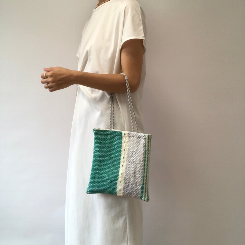 Fresh green summer tote bag made from handwoven fabric - Handbags & Totes - Cotton & Hemp Green