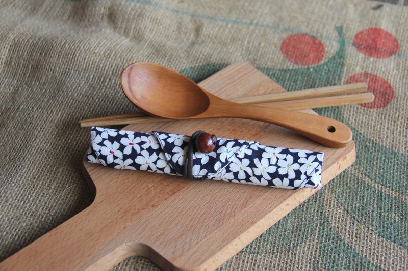 weimom's tung impression - pencil, chopstick sets, tableware bags, rolls ● Made in Taiwan - Handmade Good - Chopsticks - Cotton & Hemp Gray