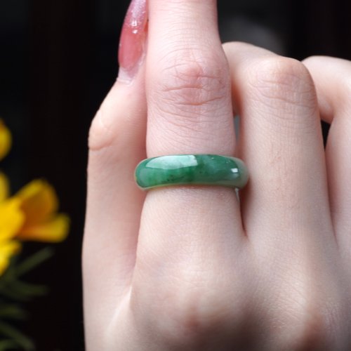 瓔珞珠寶盒 E.L.Jewelry Box 飄綠花翡翠戒指戒圈 | 國際10圍 | 天然緬甸玉翡翠A貨 | 送禮