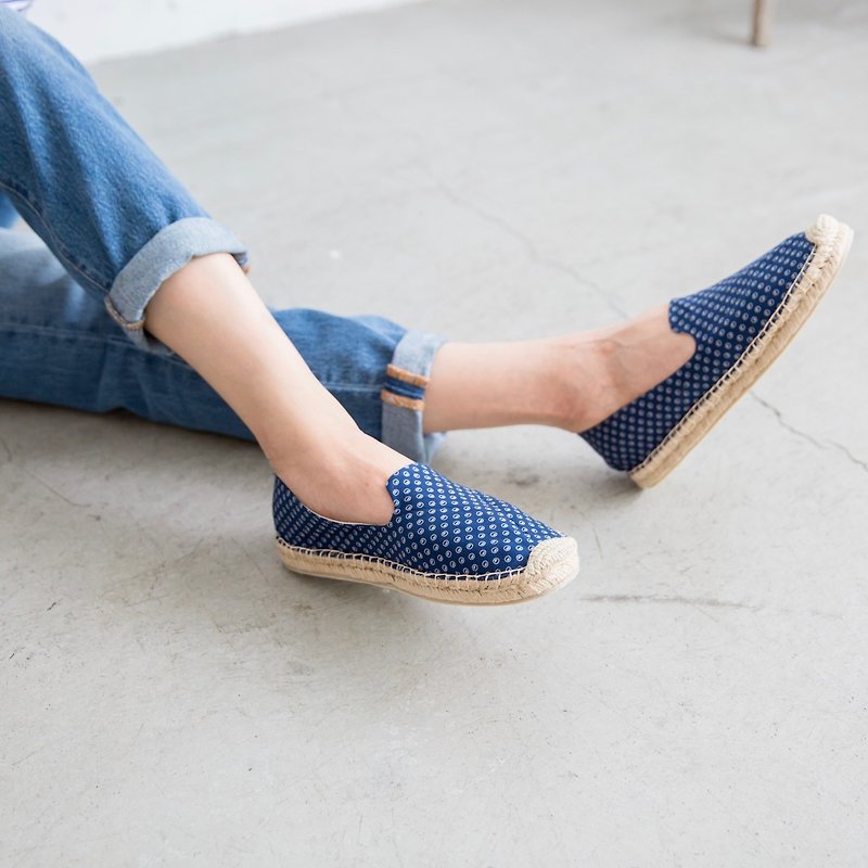 日本布料手工草編鞋-和風月亮 絕版 出清品 - 女款休閒鞋 - 棉．麻 藍色